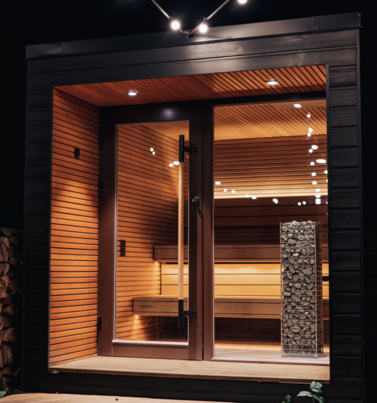 HUUM CLIFF in the sauna at night