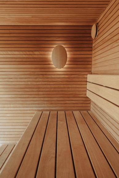 HHUUM design light wood in sauna04683-Enhanced-NR